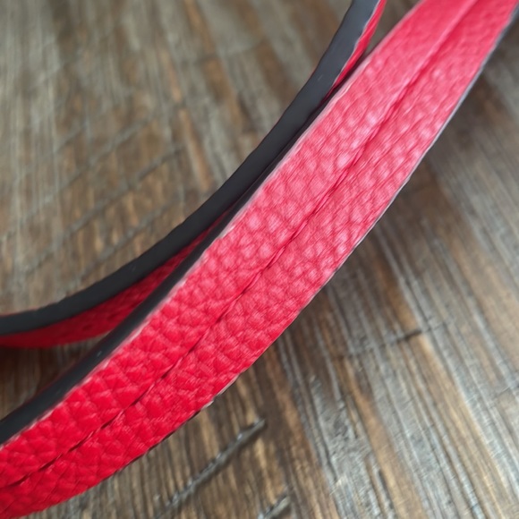 TAHARI Black/Red Croc-Embossed Kensington Tote - Picture 7 of 14